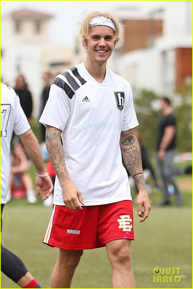 justin bieber goes shirtless for weeked soccer game 03