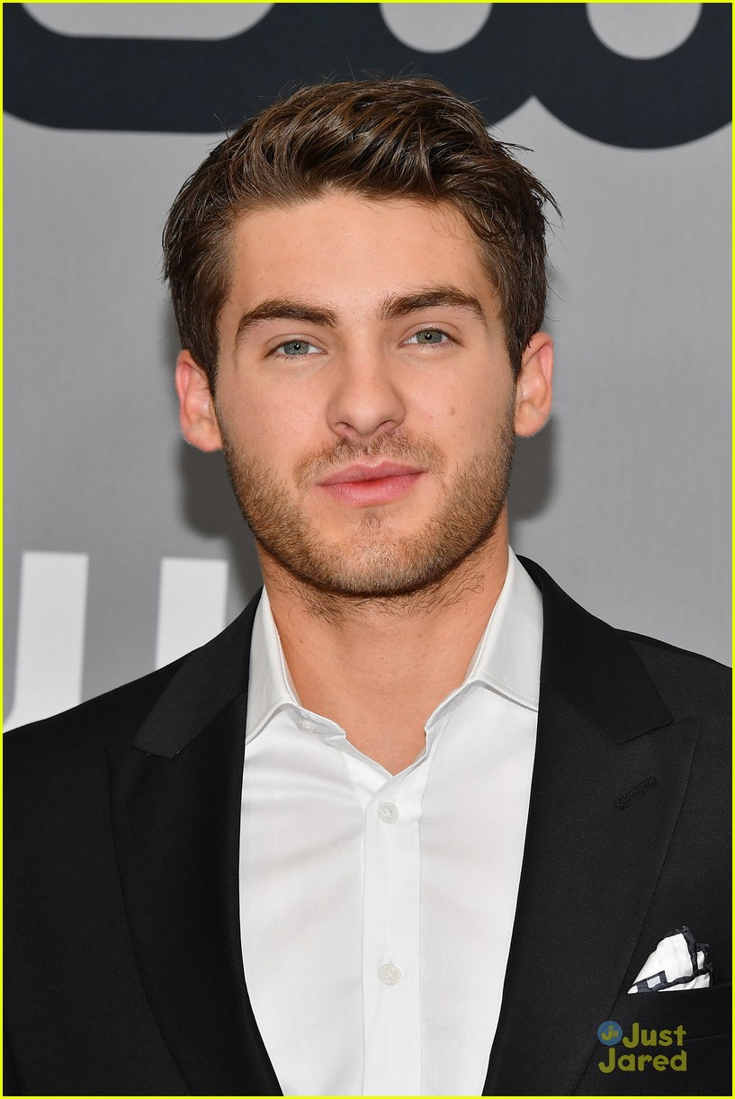 cody christian american roswell cw upfronts 14