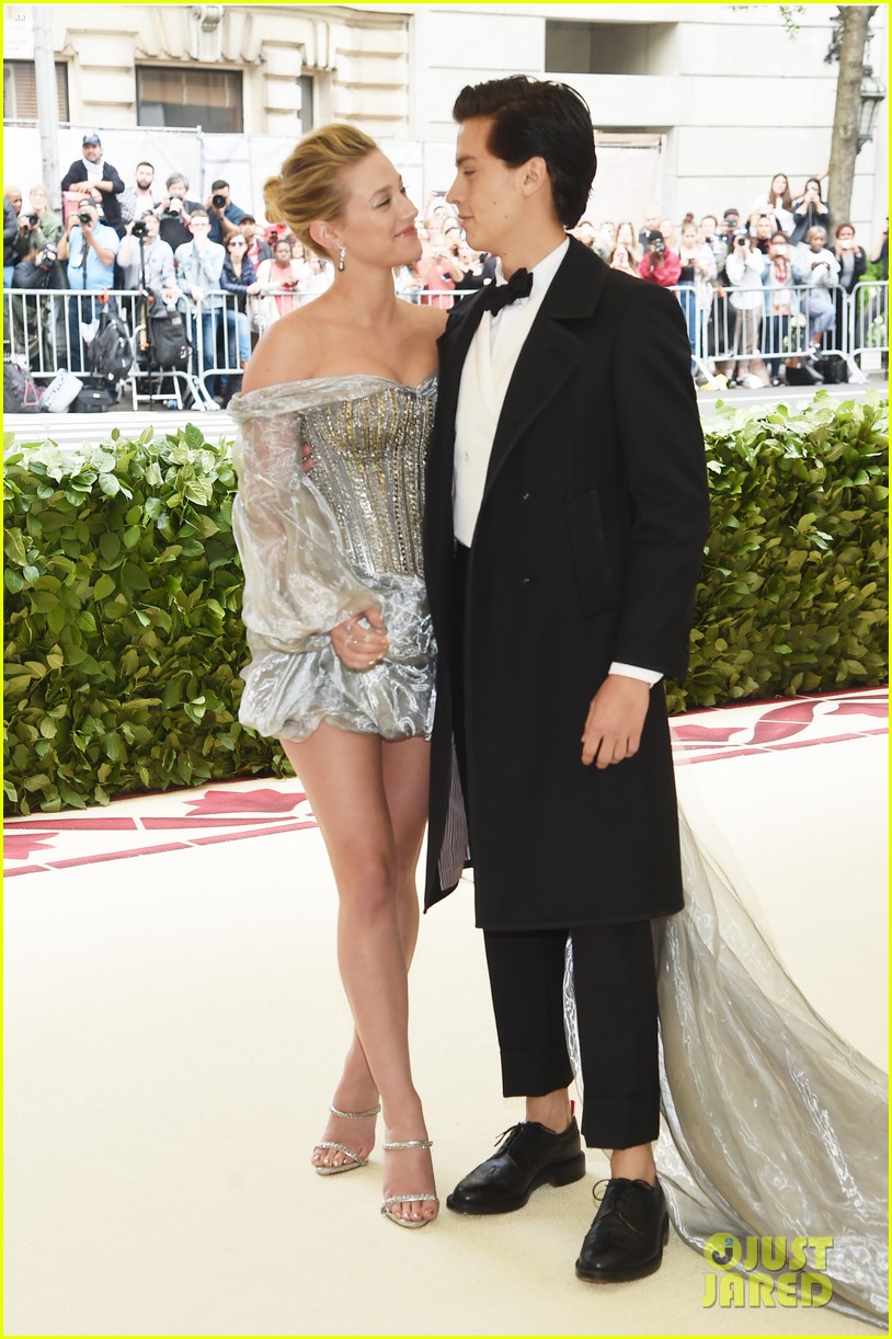 cole sprouse lili reinhart debut met gala 02