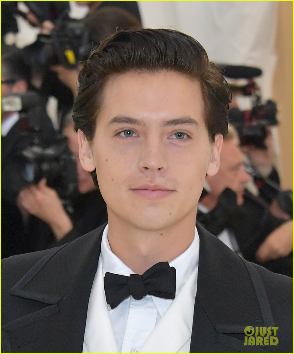 cole sprouse lili reinhart debut met gala 07