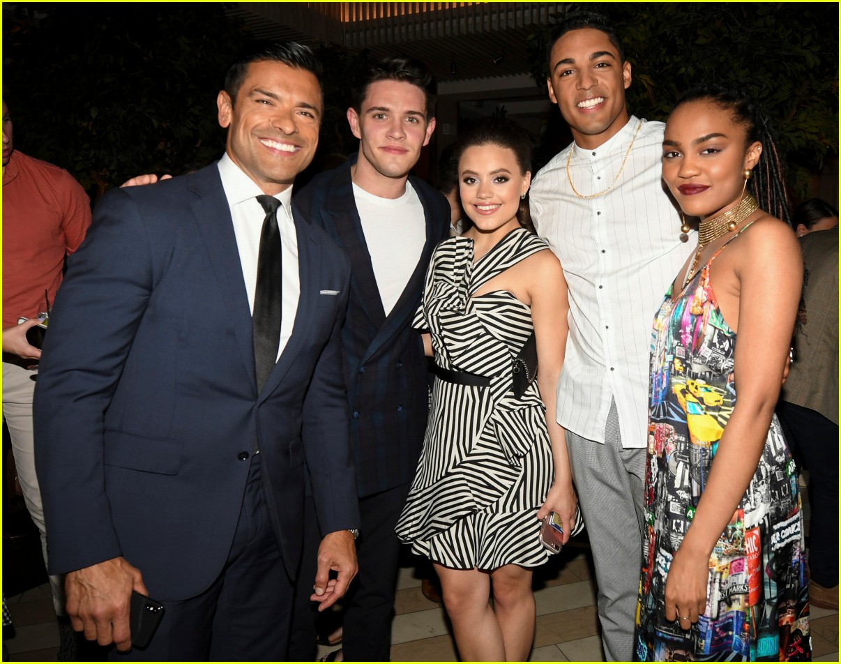 riverdale cast teams up for the cws upfront party 2018 20