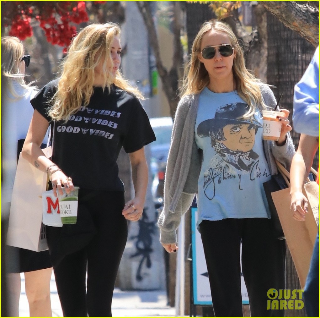miley cyrus is all about the good vibes while shopping in studio city 06