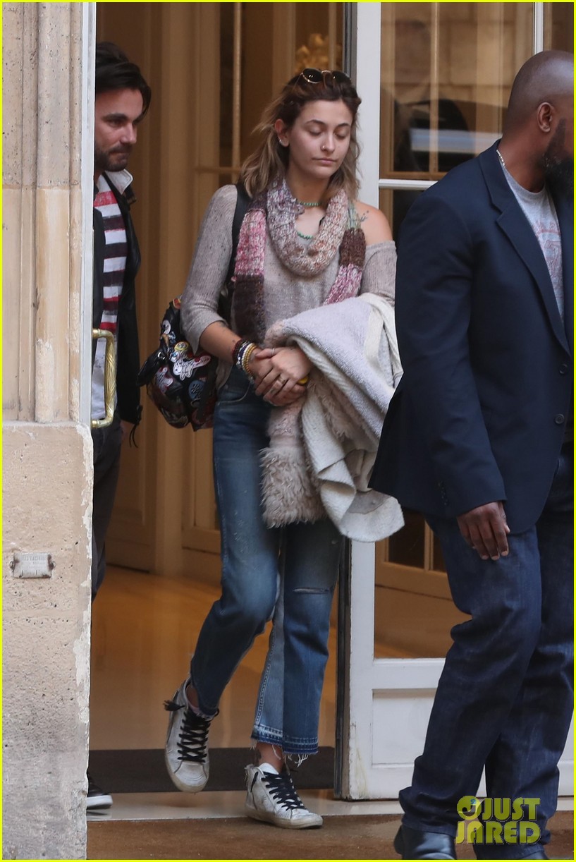 paris jackson shows off her style at the dior hq in paris2 06