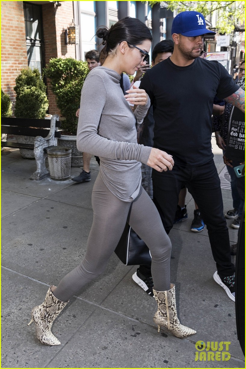 kendall jenner checks out of the bowery hotel in nyc 03
