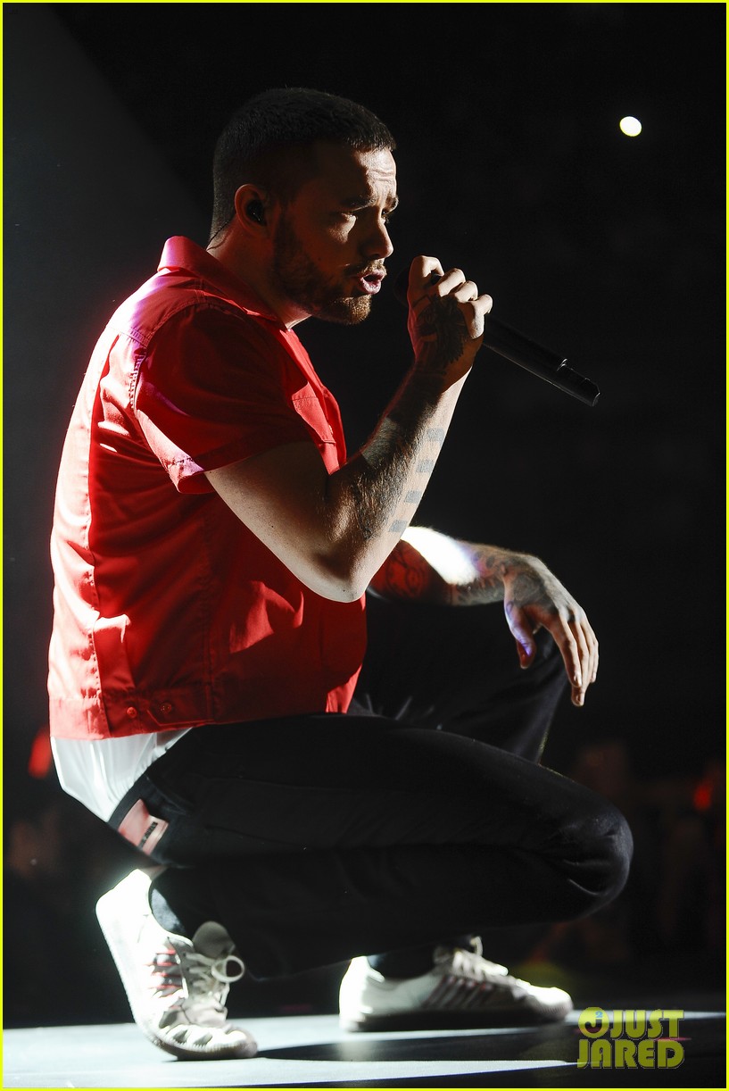 liam payne takes the stage in spain 09