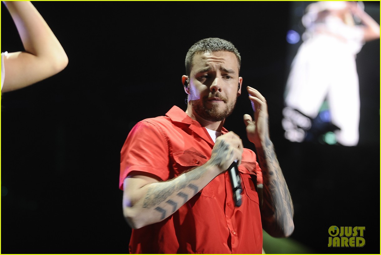 liam payne takes the stage in spain 13