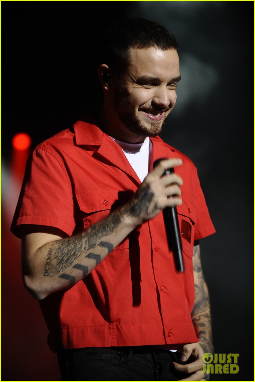 liam payne takes the stage in spain 23