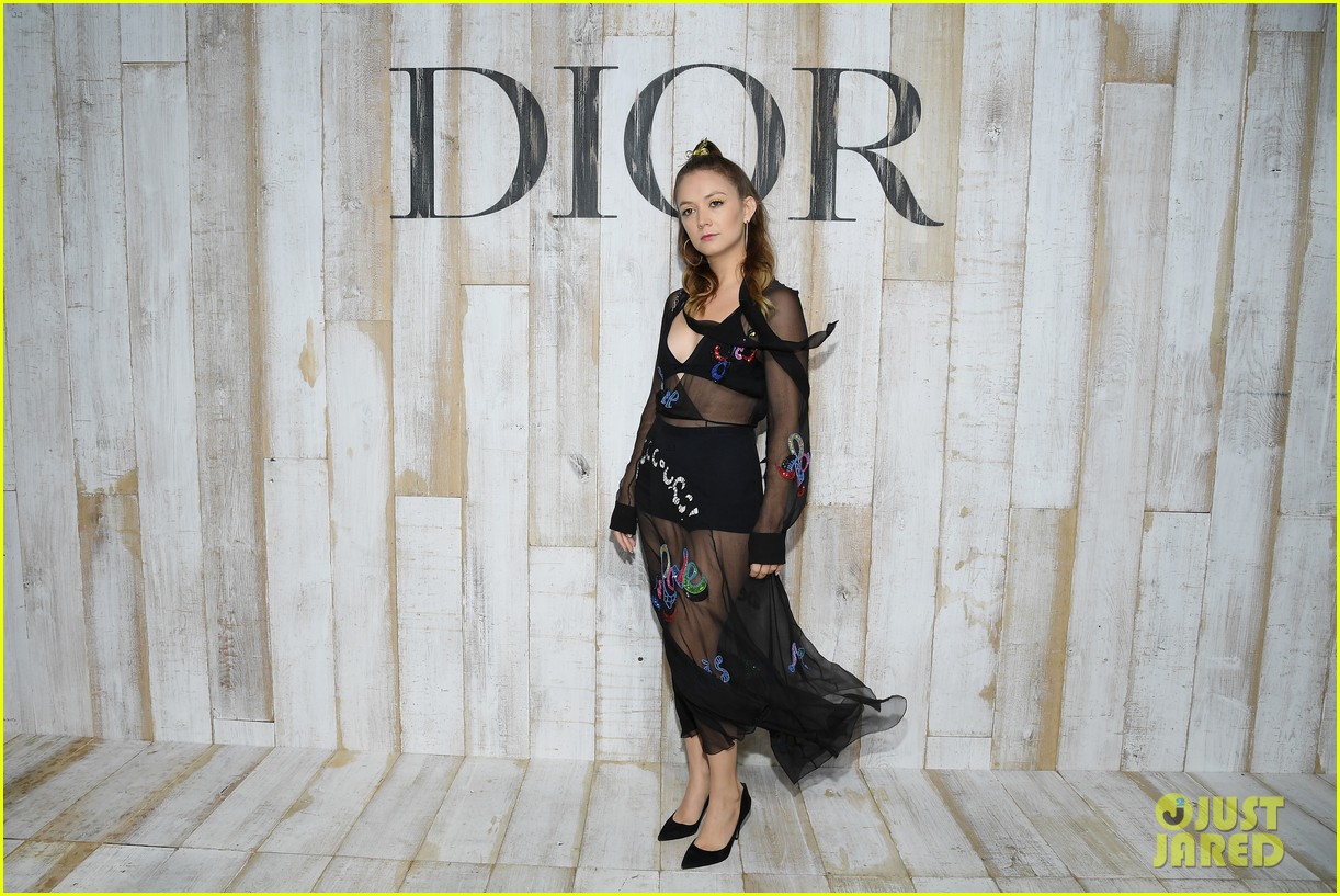 billie lourd and paris jackson get colorful at christian dior photo call 08