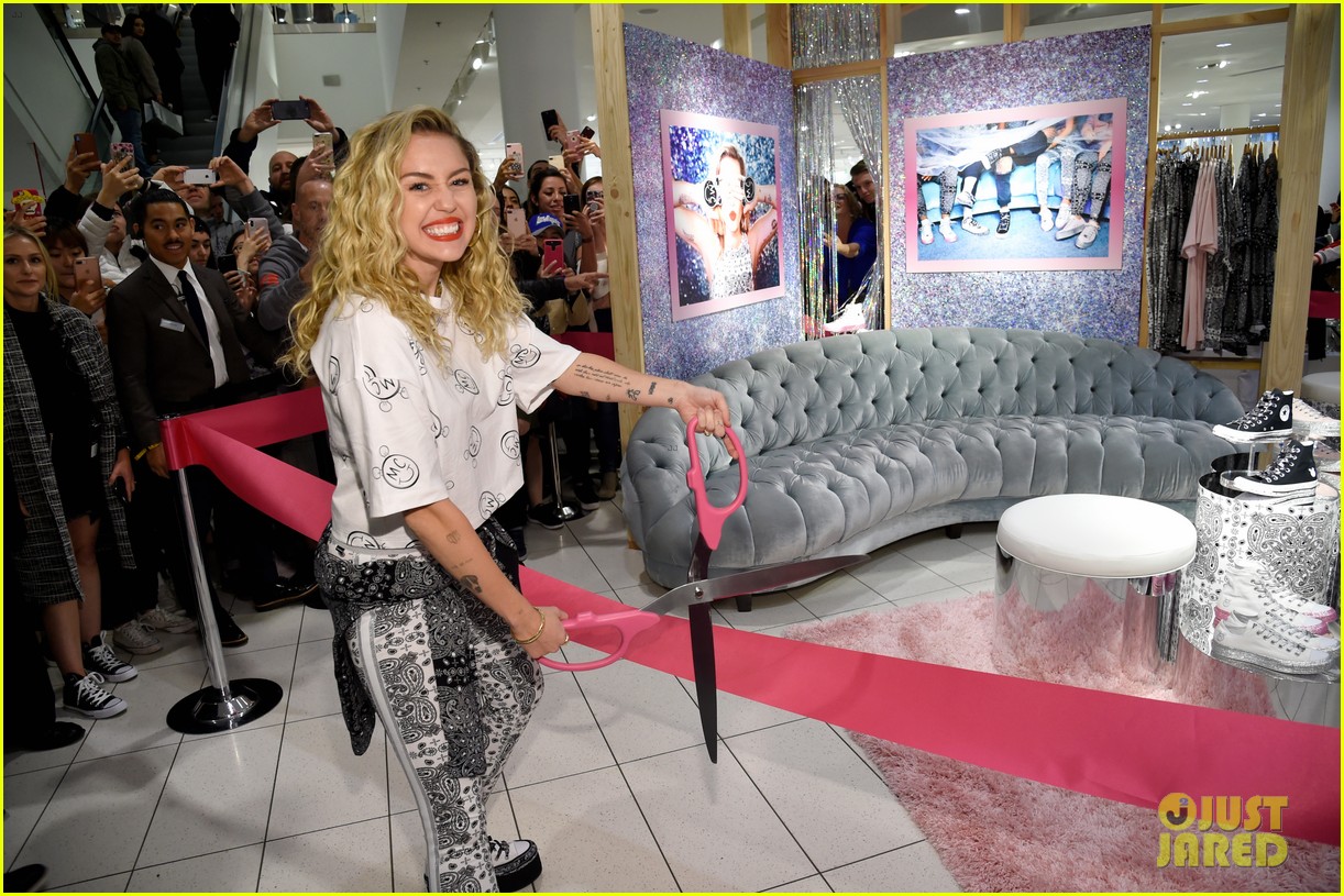 miley cyrus launches converse collection at the grove 08