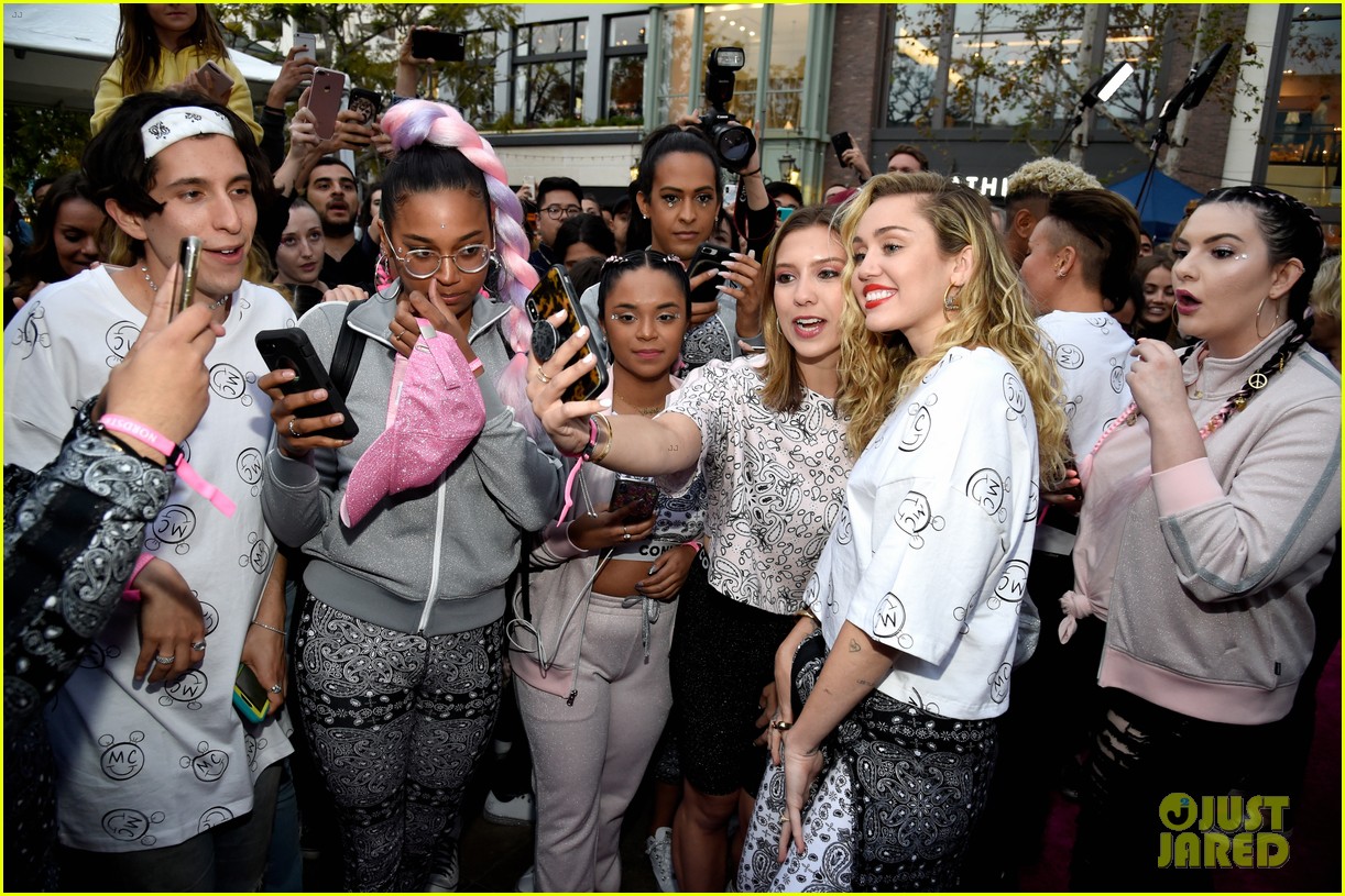 miley cyrus launches converse collection at the grove 19