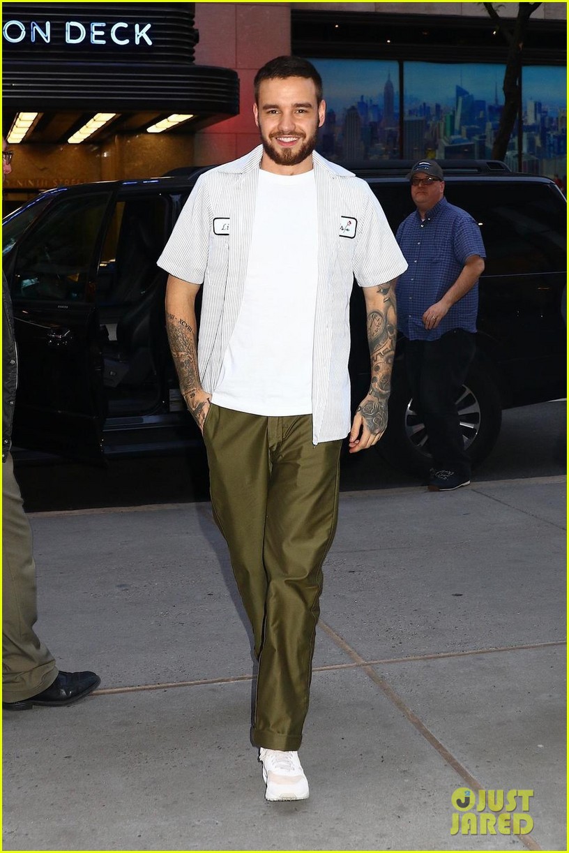 liam payne rocks olive green pants while out in nyc 01