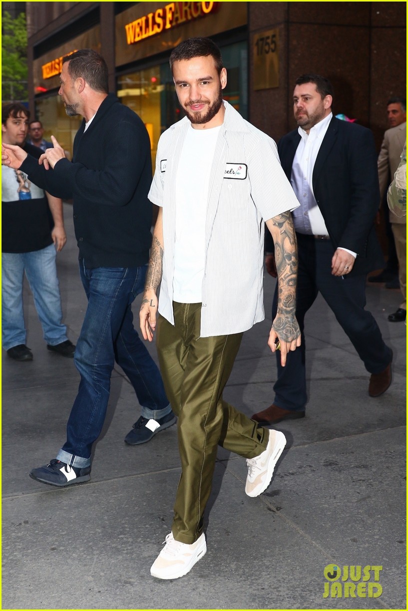 liam payne rocks olive green pants while out in nyc 05