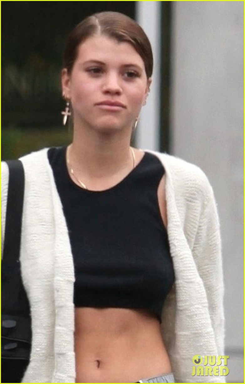 sofia richie flaunts toned abs in calabasas 04