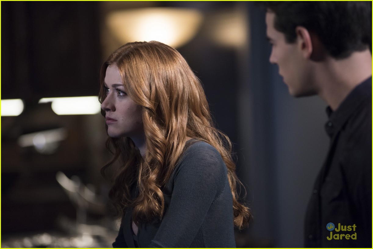 alec comfort clary shadowhunters episode tonight 04