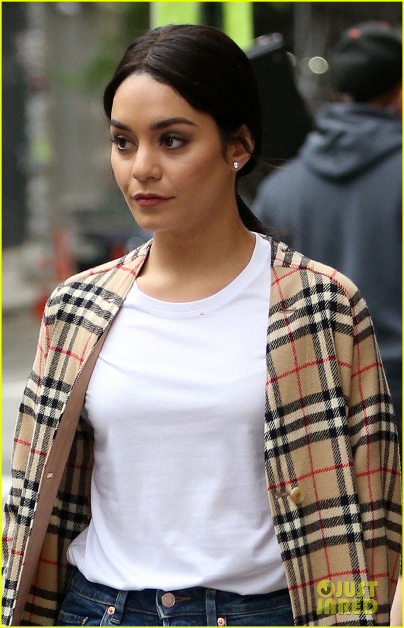 vanessa hudgens bummed cant see austin butlers play every day 01