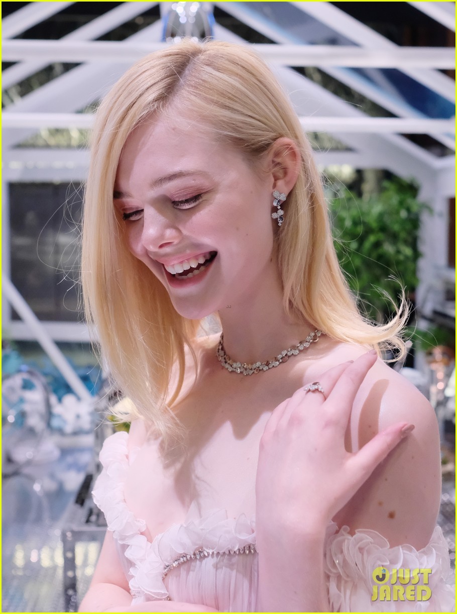 zendaya elle fanning and yara shahidi get glam for tiffany and co event 17
