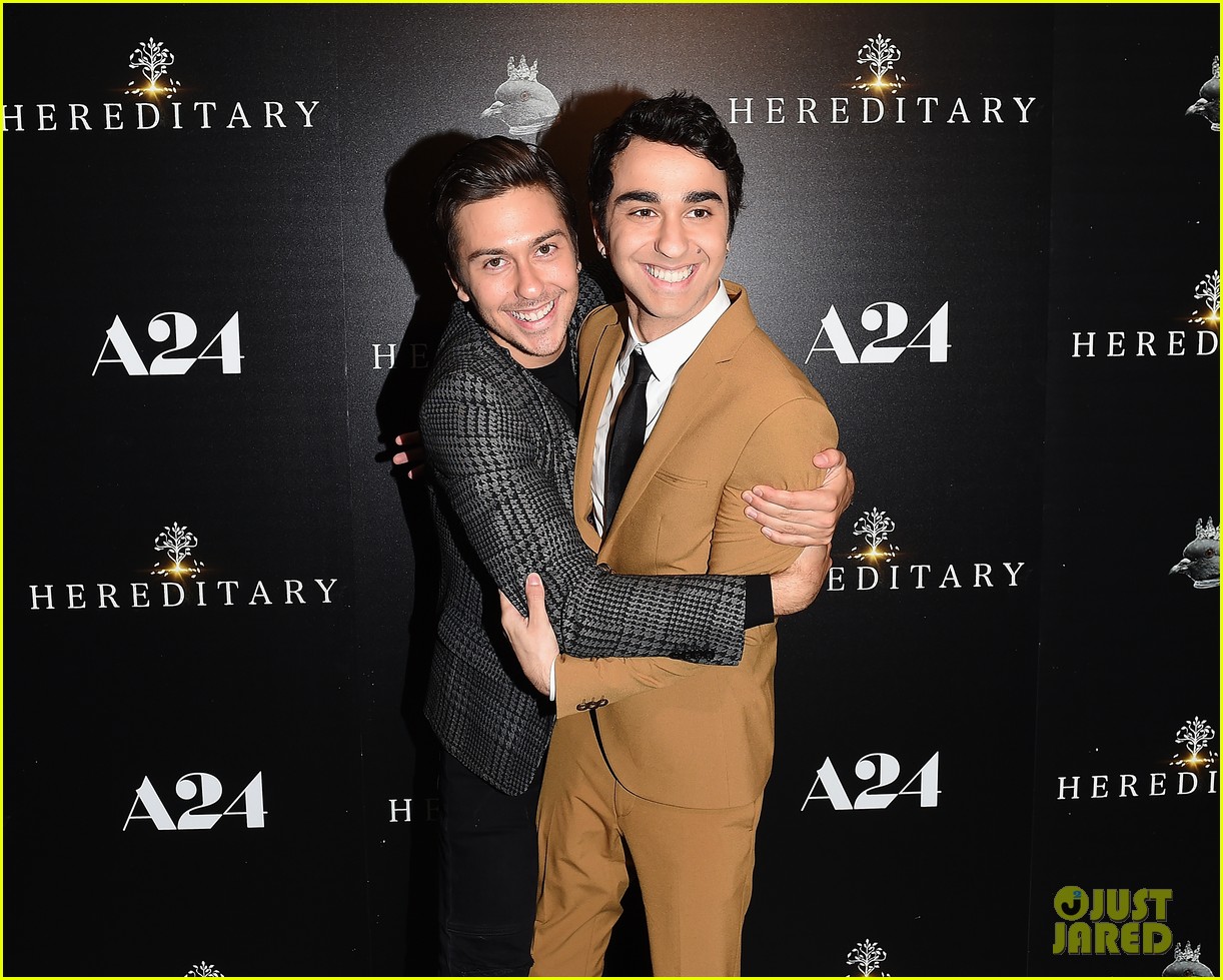alex wolff gets family support at hereditary screening 01