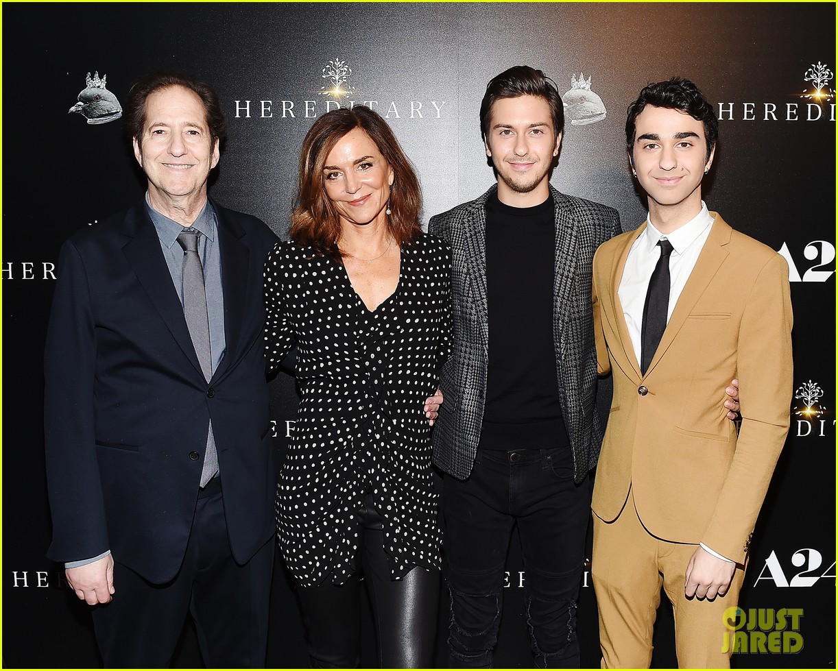 alex wolff gets family support at hereditary screening 03