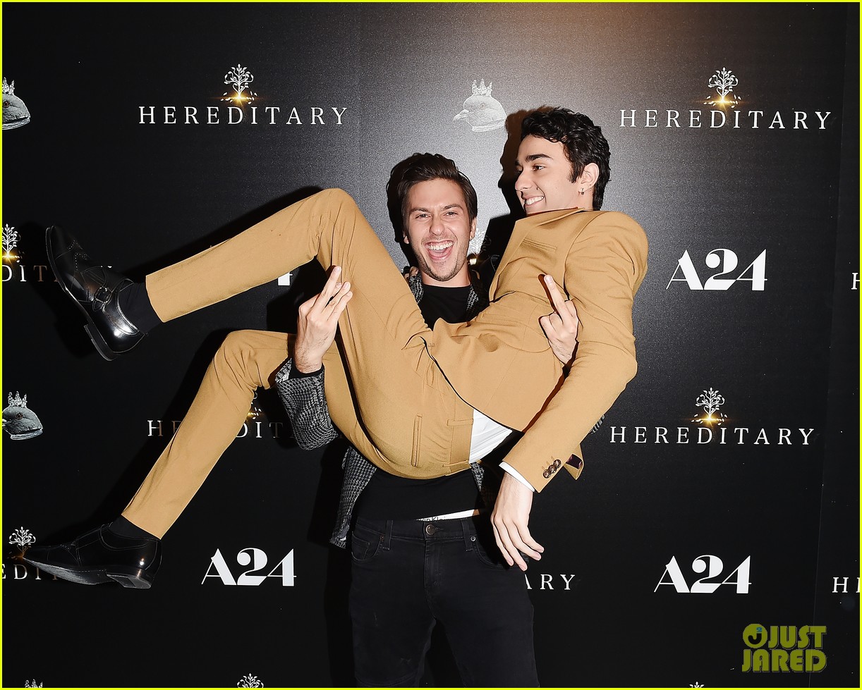 alex wolff gets family support at hereditary screening 04