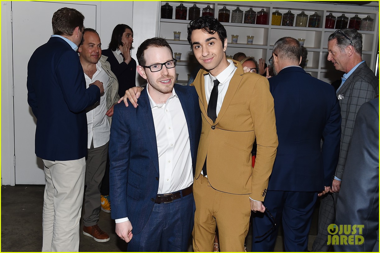 alex wolff gets family support at hereditary screening 09