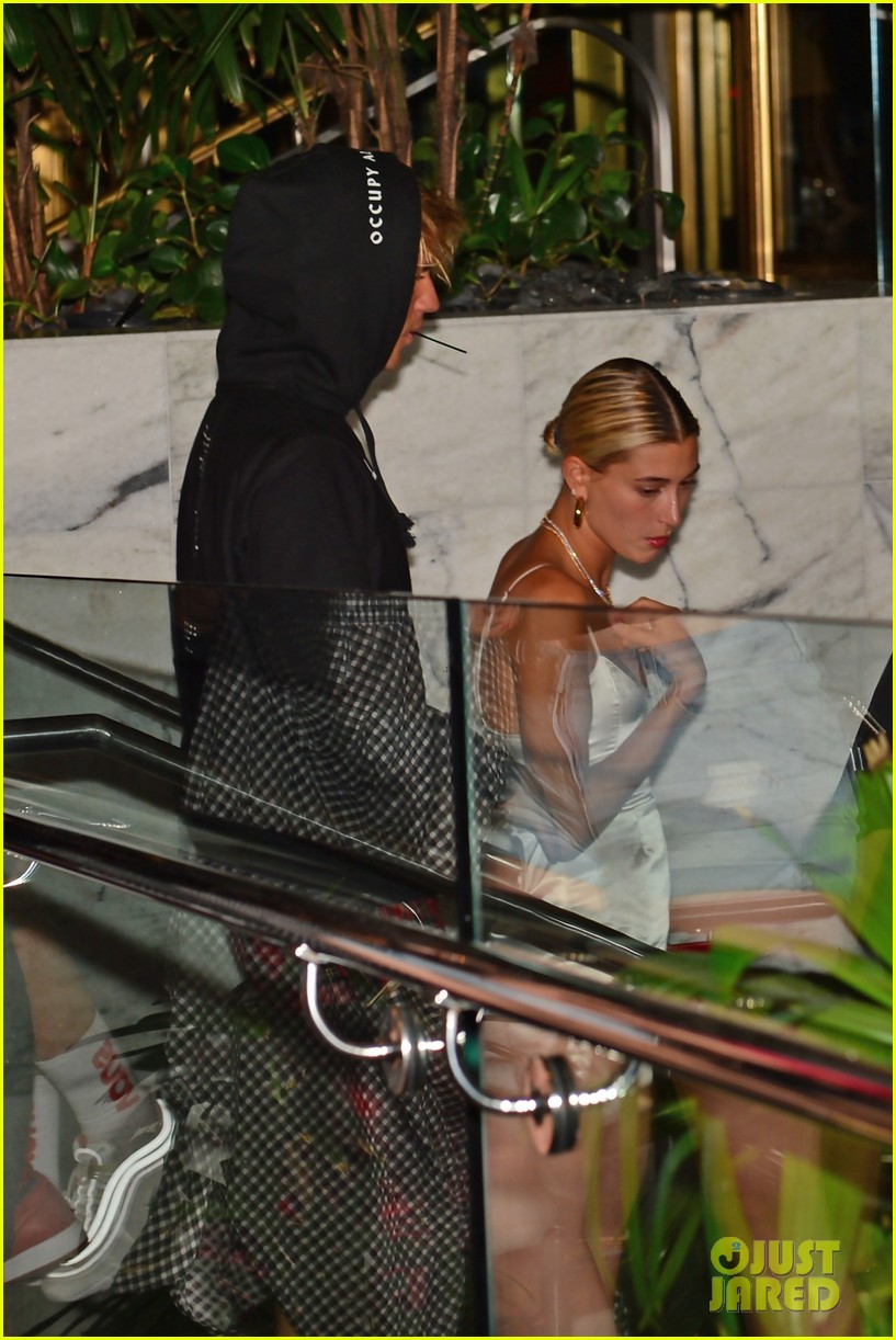 justin bieber gets cozy in miami with hailey baldwin 04
