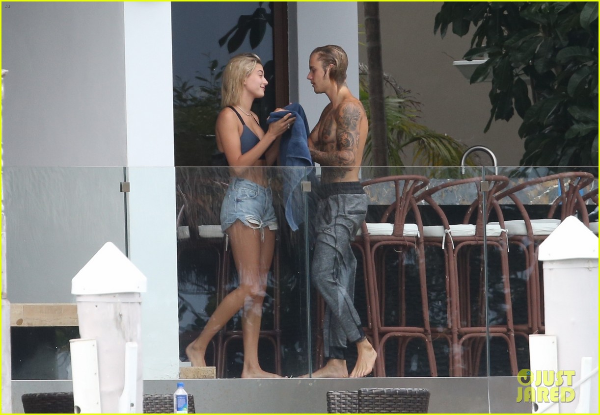 justin bieber gets cozy in miami with hailey baldwin 25