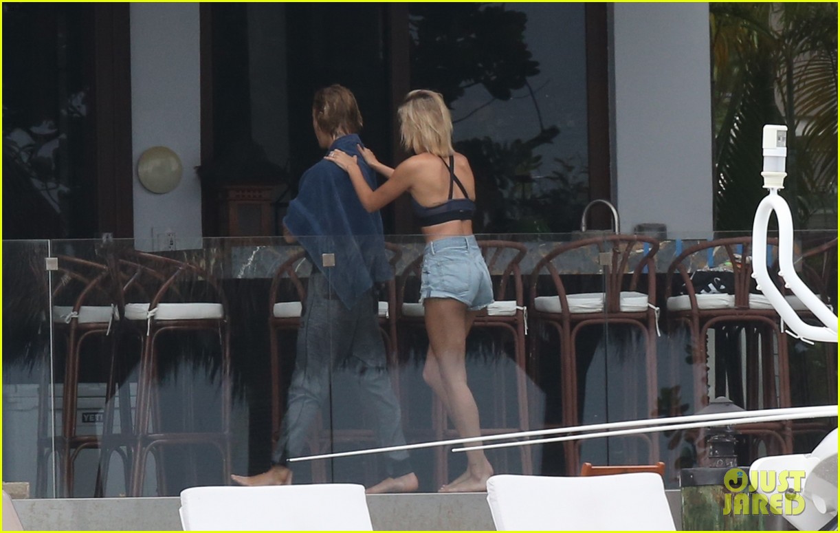 justin bieber gets cozy in miami with hailey baldwin 36