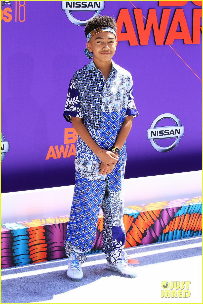 miles brown skai jackson and lonnie chavies step out in style for bet awards 2018 06