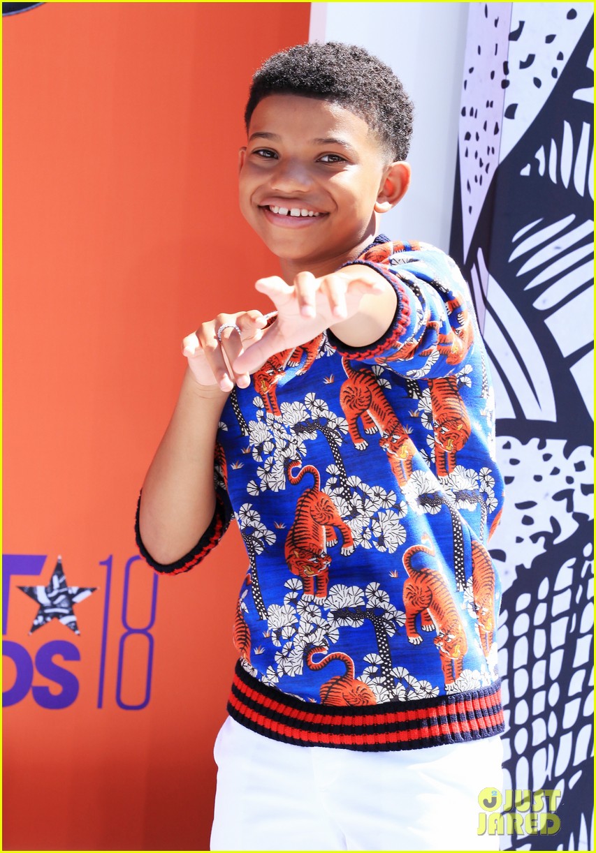miles brown skai jackson and lonnie chavies step out in style for bet awards 2018 07