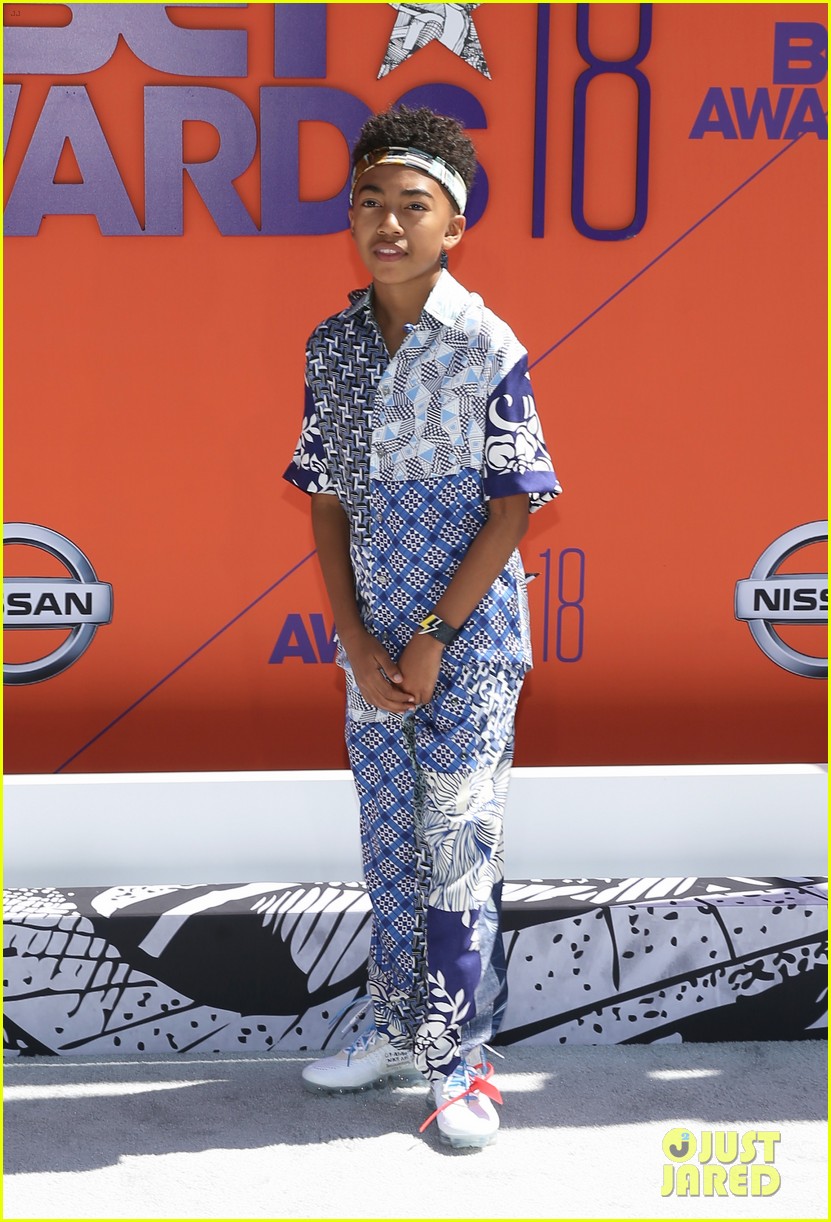 miles brown skai jackson and lonnie chavies step out in style for bet awards 2018 08