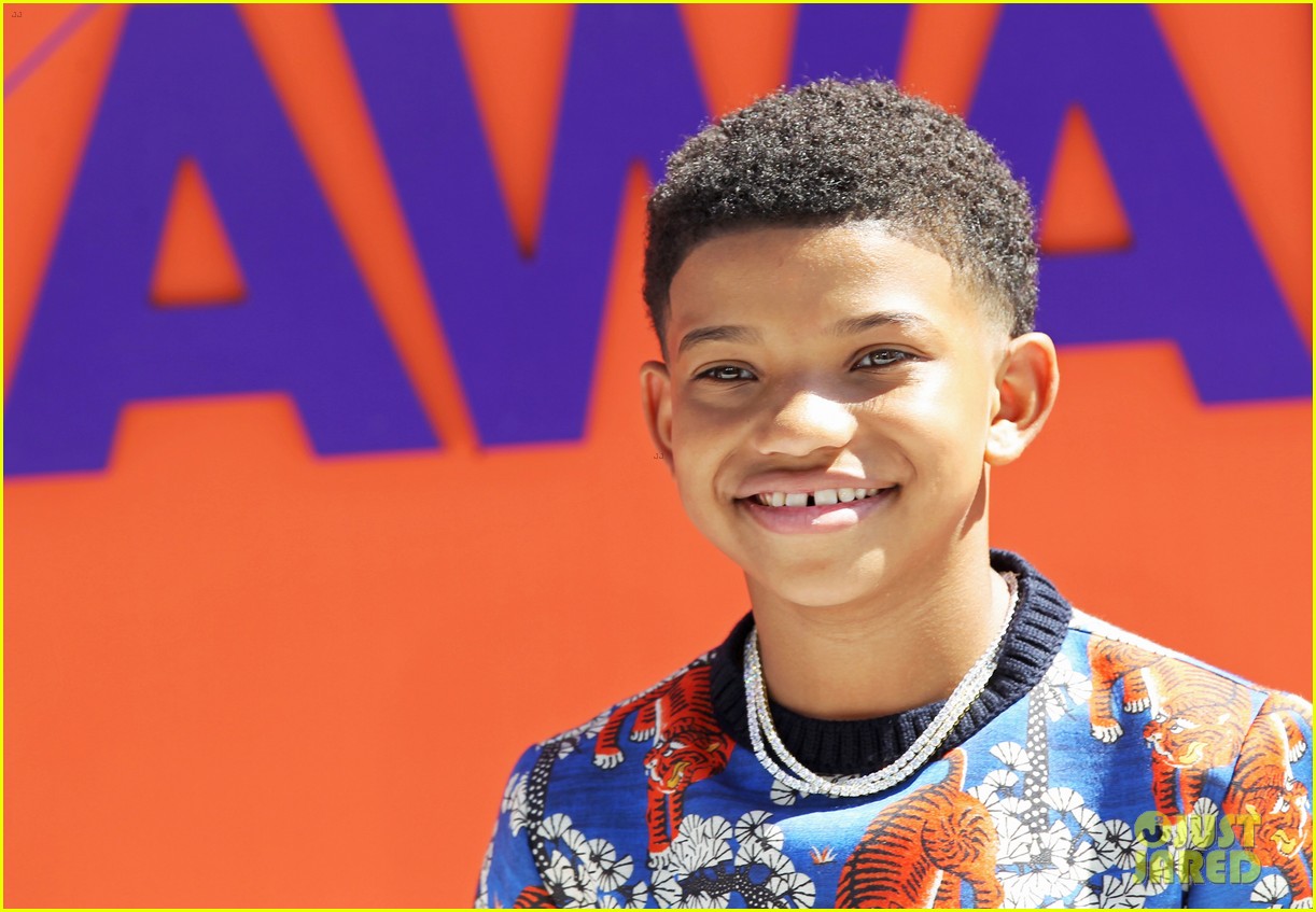 miles brown skai jackson and lonnie chavies step out in style for bet awards 2018 09