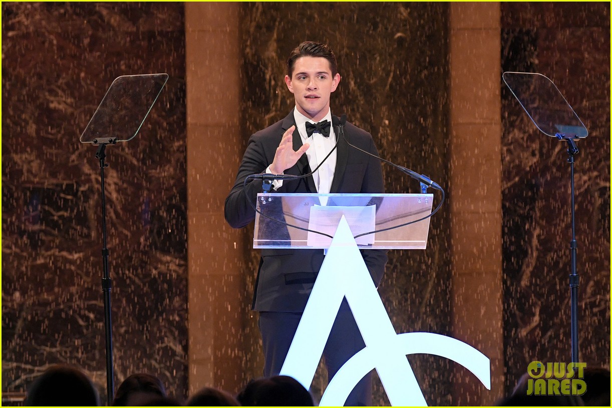 casey cott looks so dapper at ace awards 2018 in nyc 13