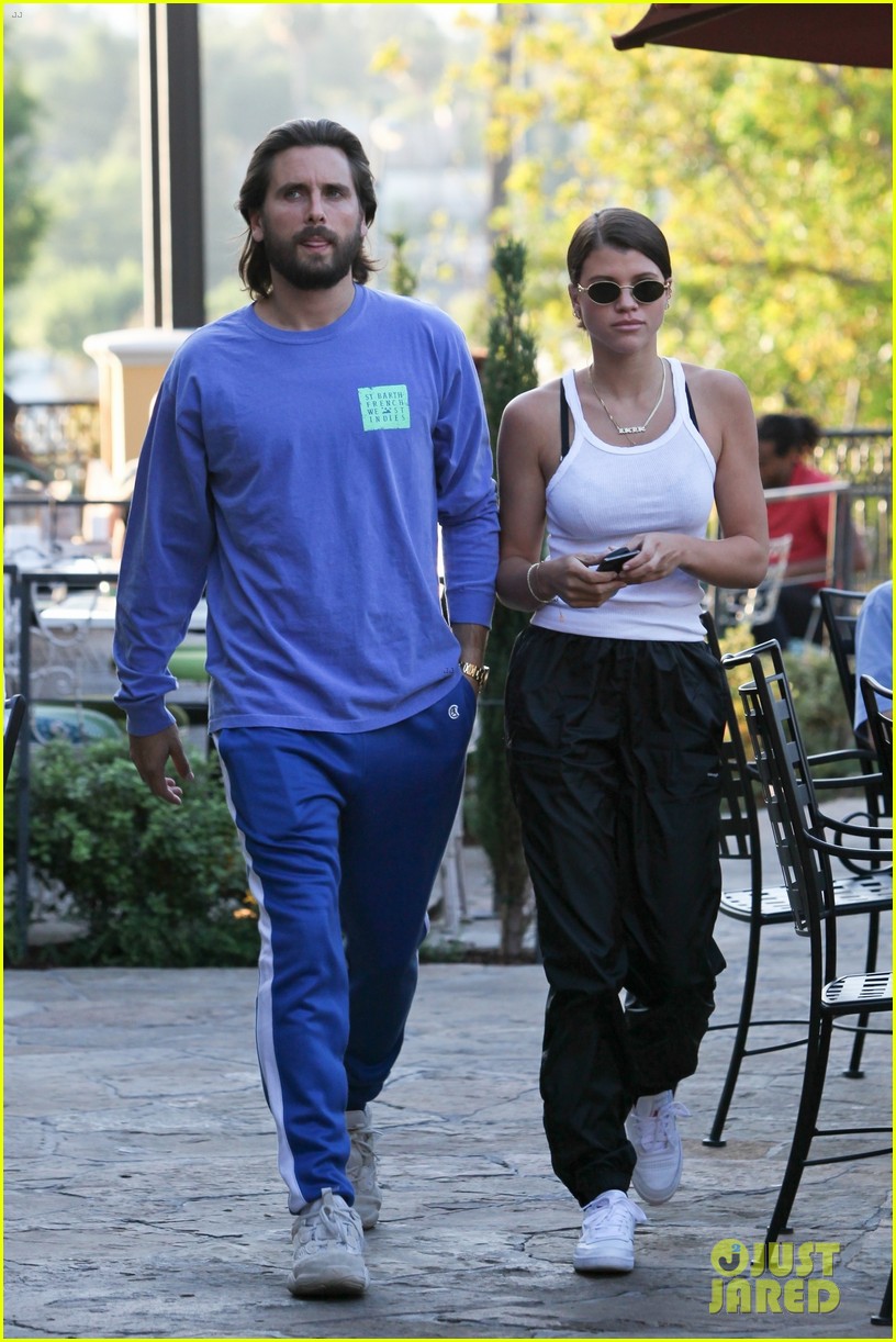 scott disick sofia richie step out for smoothies 05