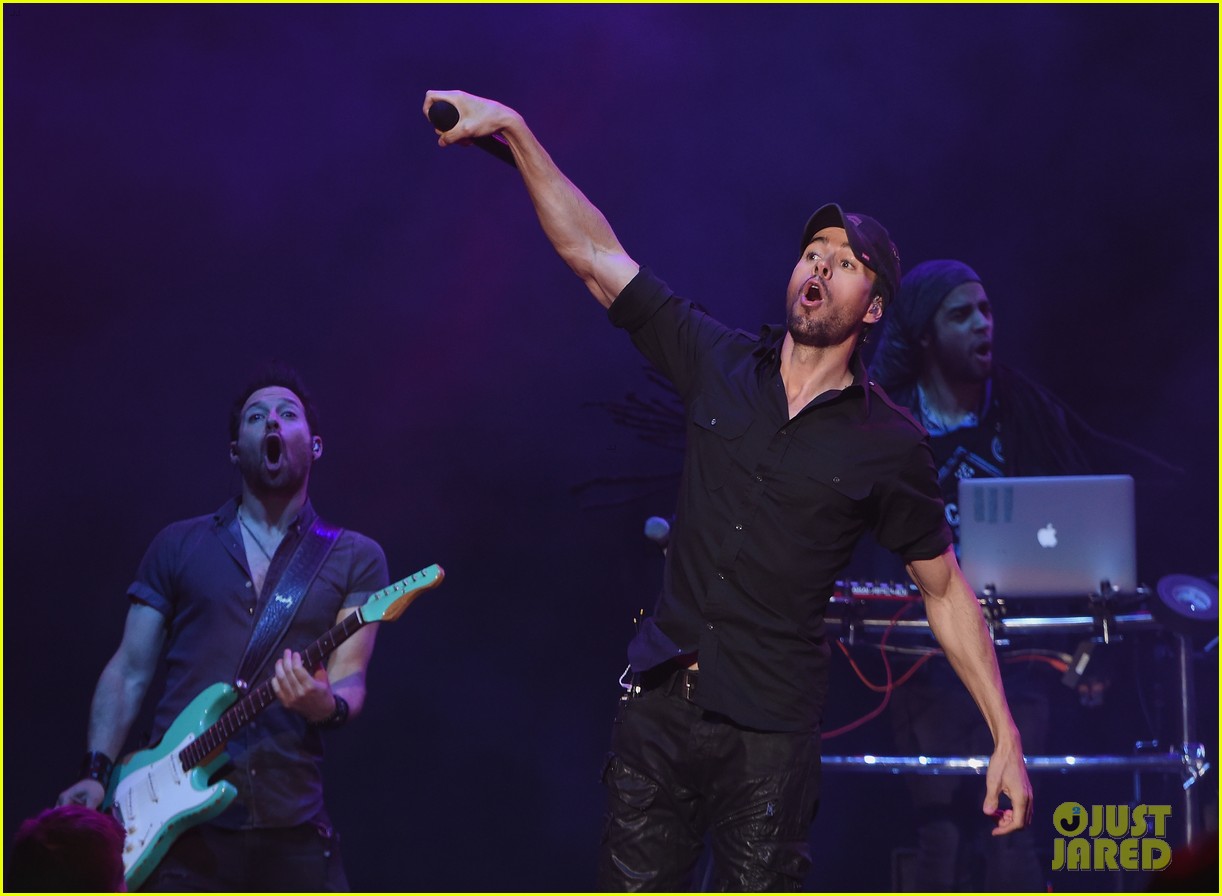 enrique iglesias neyo and more perform at huge ktuphoria concert 47