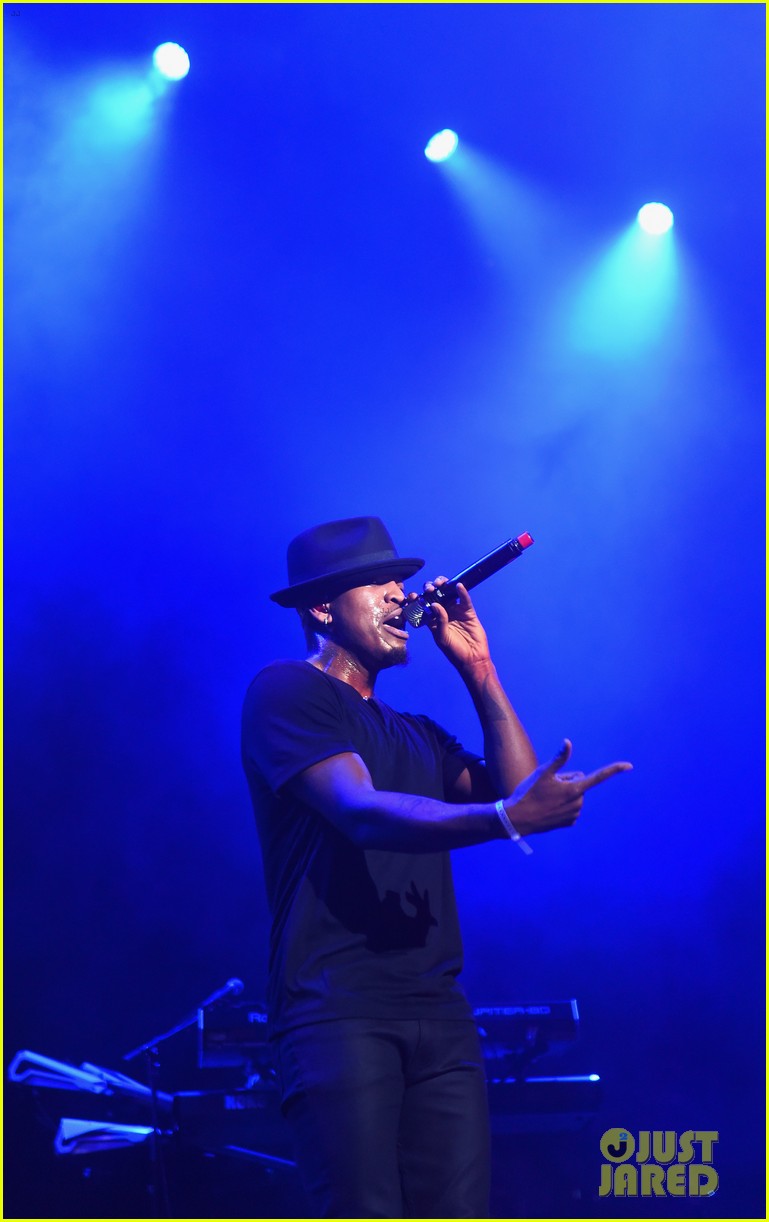enrique iglesias neyo and more perform at huge ktuphoria concert 53