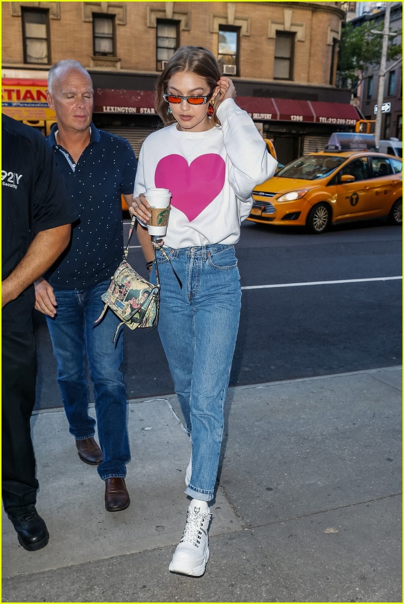 gigi hadid spreads the love in nyc 03