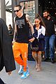 ariana grande holds hands with fiance pete davidson 01
