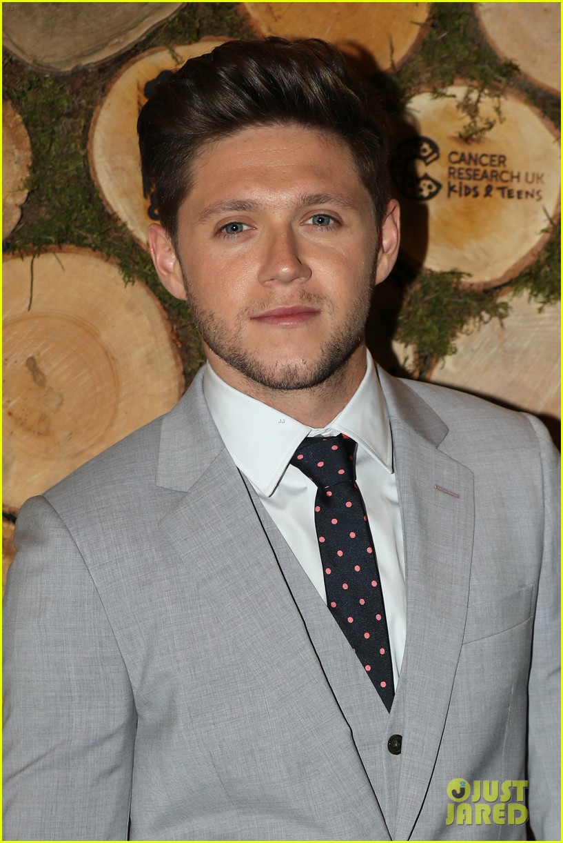 niall horan suits up for horan and rose charity event 04