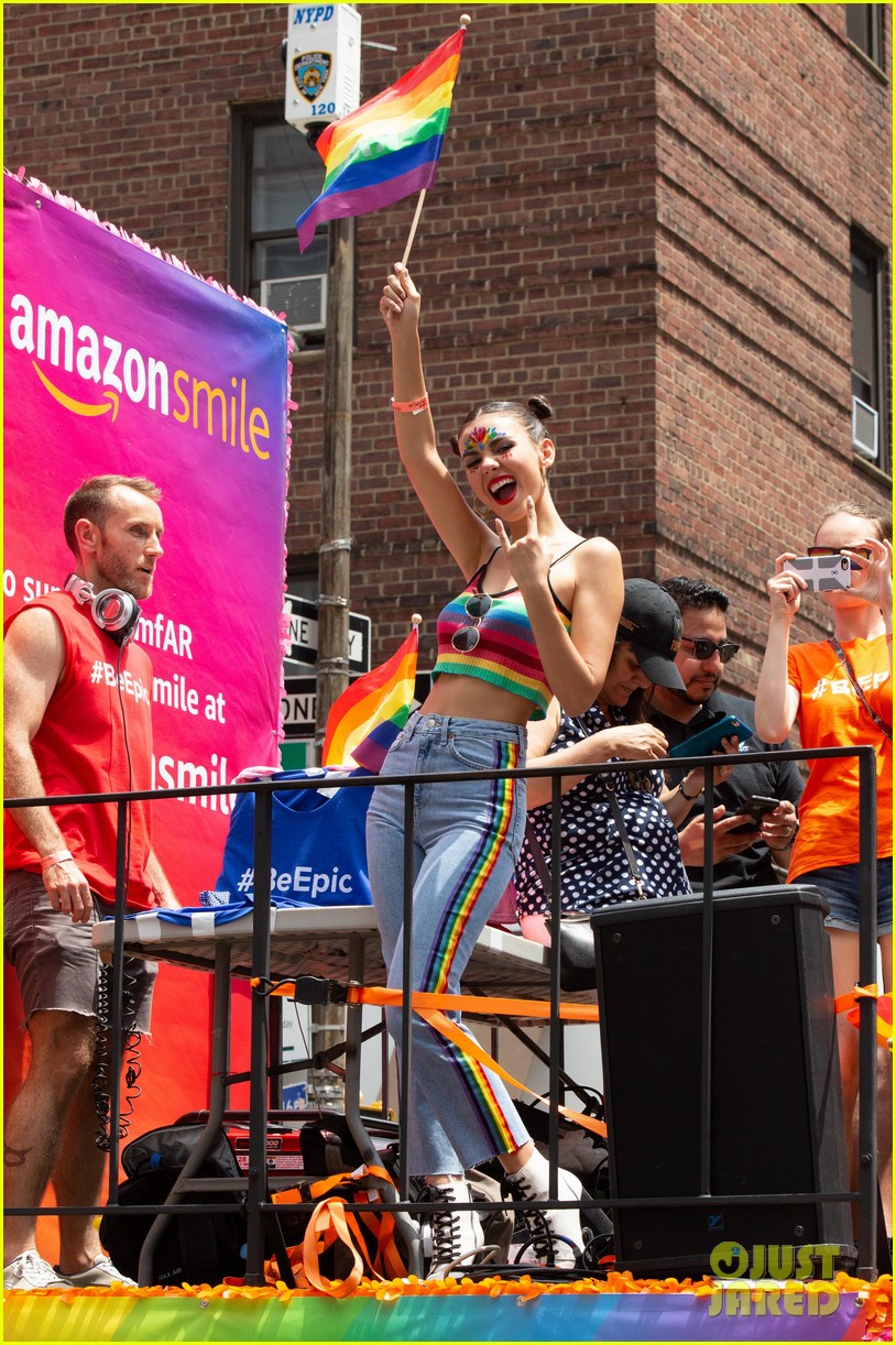 victoria justice shows her colors at nyc pride parade 2018 01