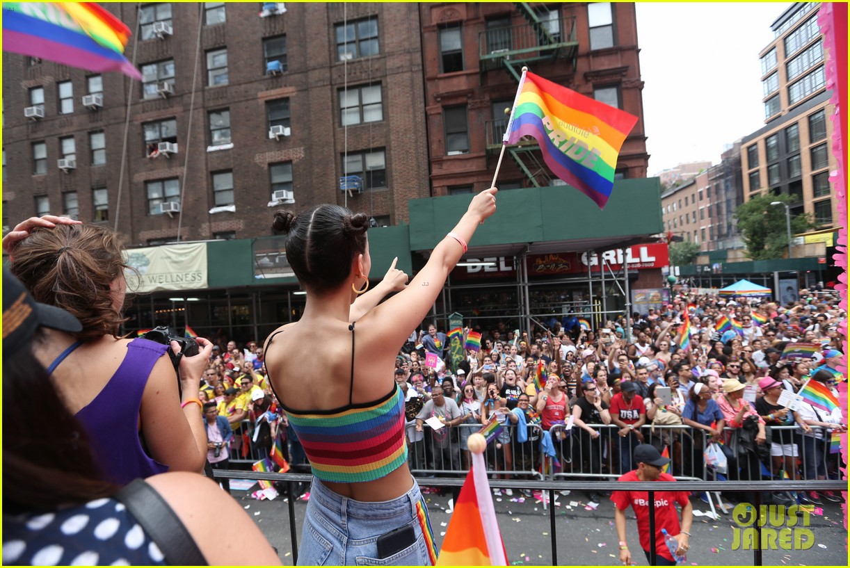 victoria justice shows her colors at nyc pride parade 2018 04