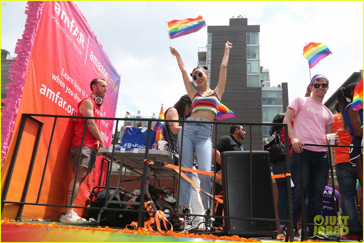 victoria justice shows her colors at nyc pride parade 2018 05
