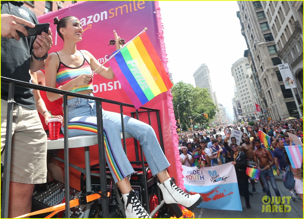 victoria justice shows her colors at nyc pride parade 2018 13