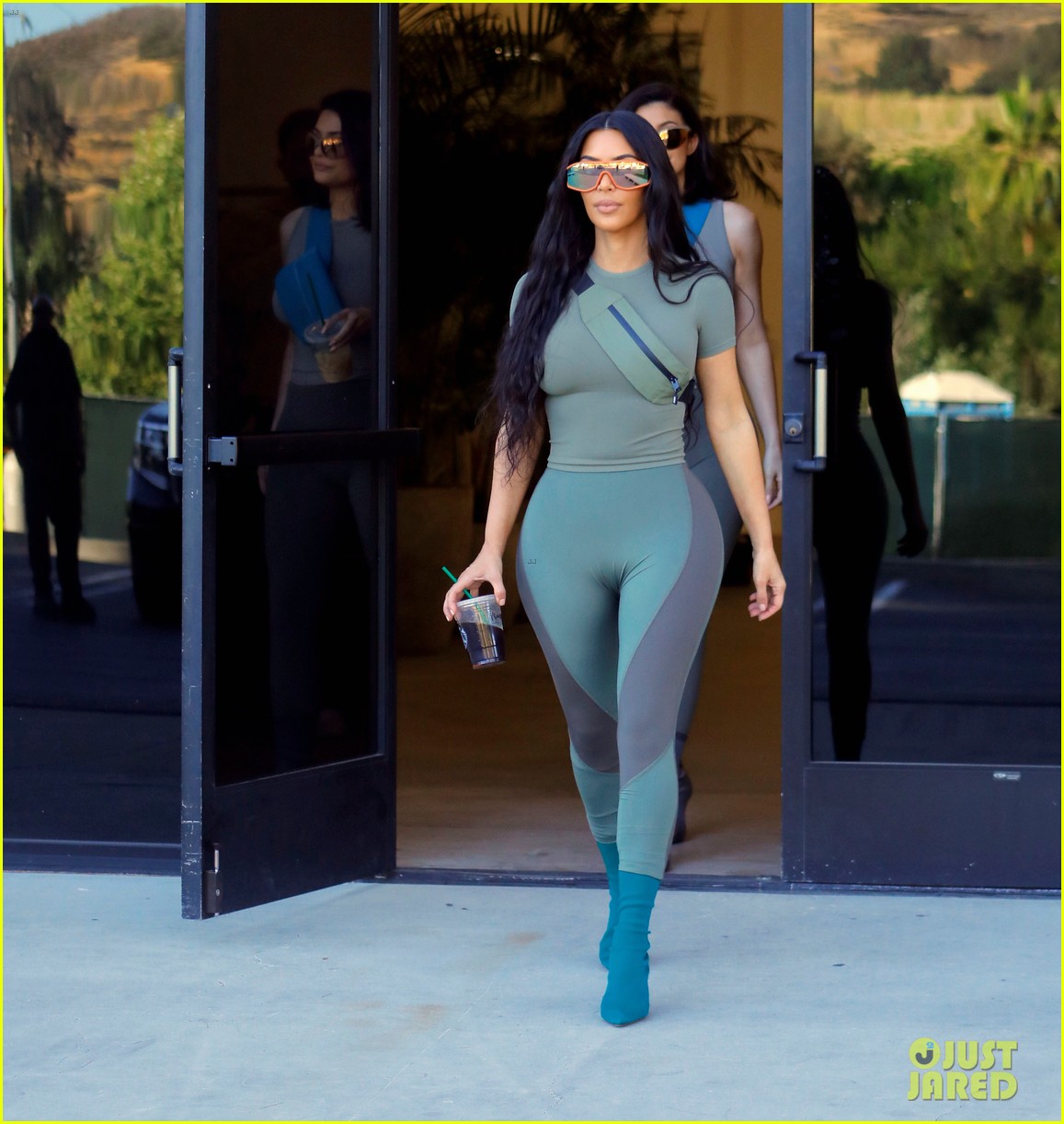 kim kardashian kylie jenner photo shoot june 2018 06