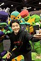 alex and maia shibutani have too much fun at nickelodeons vidcon 2018 booth 06