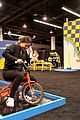 alex and maia shibutani have too much fun at nickelodeons vidcon 2018 booth 09