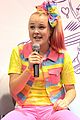 jojo siwa keeps it coloful while hanging with fans at vidcon 2018 08