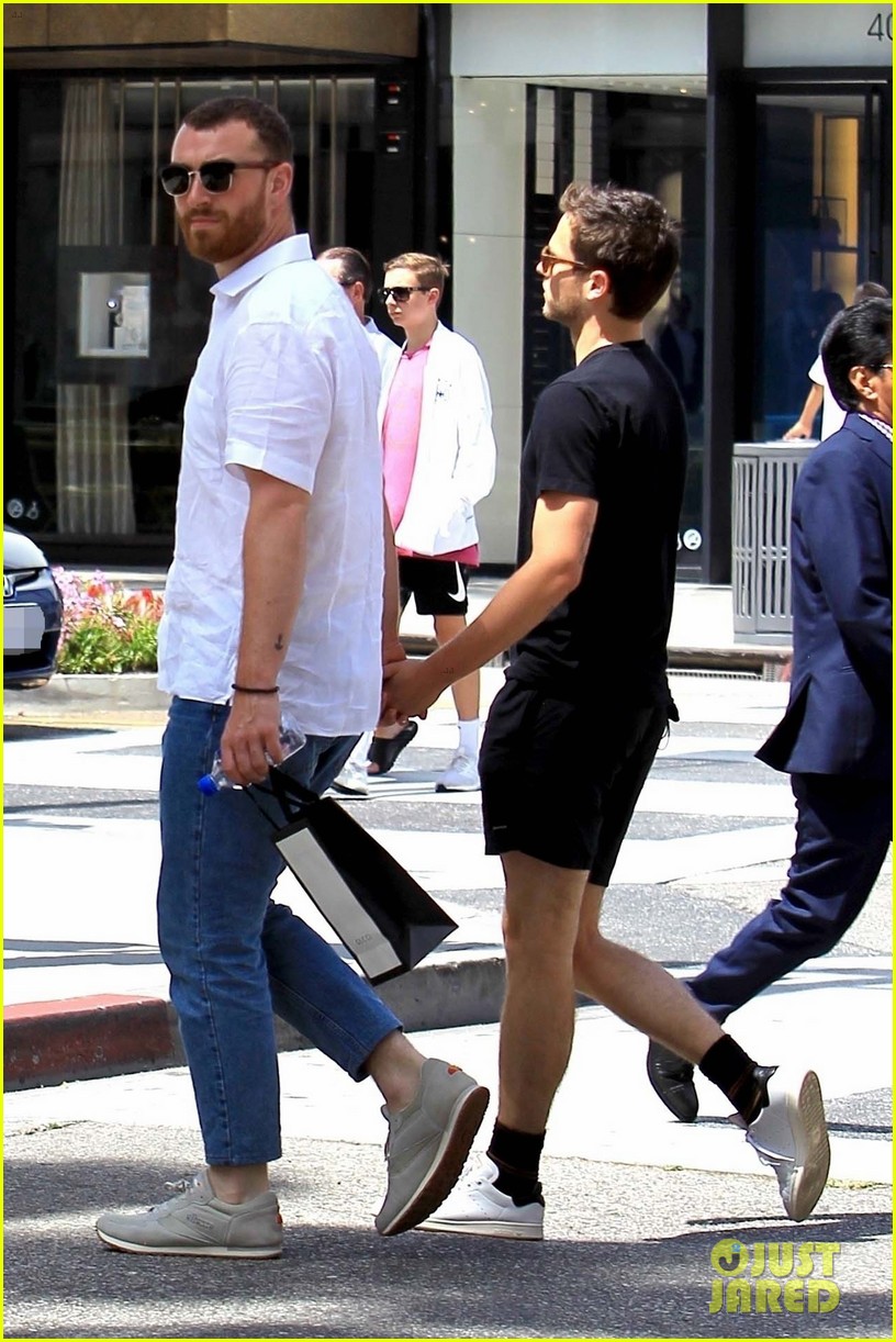 sam smith and boyfriend brandon flynn hold hands for shopping trip 11
