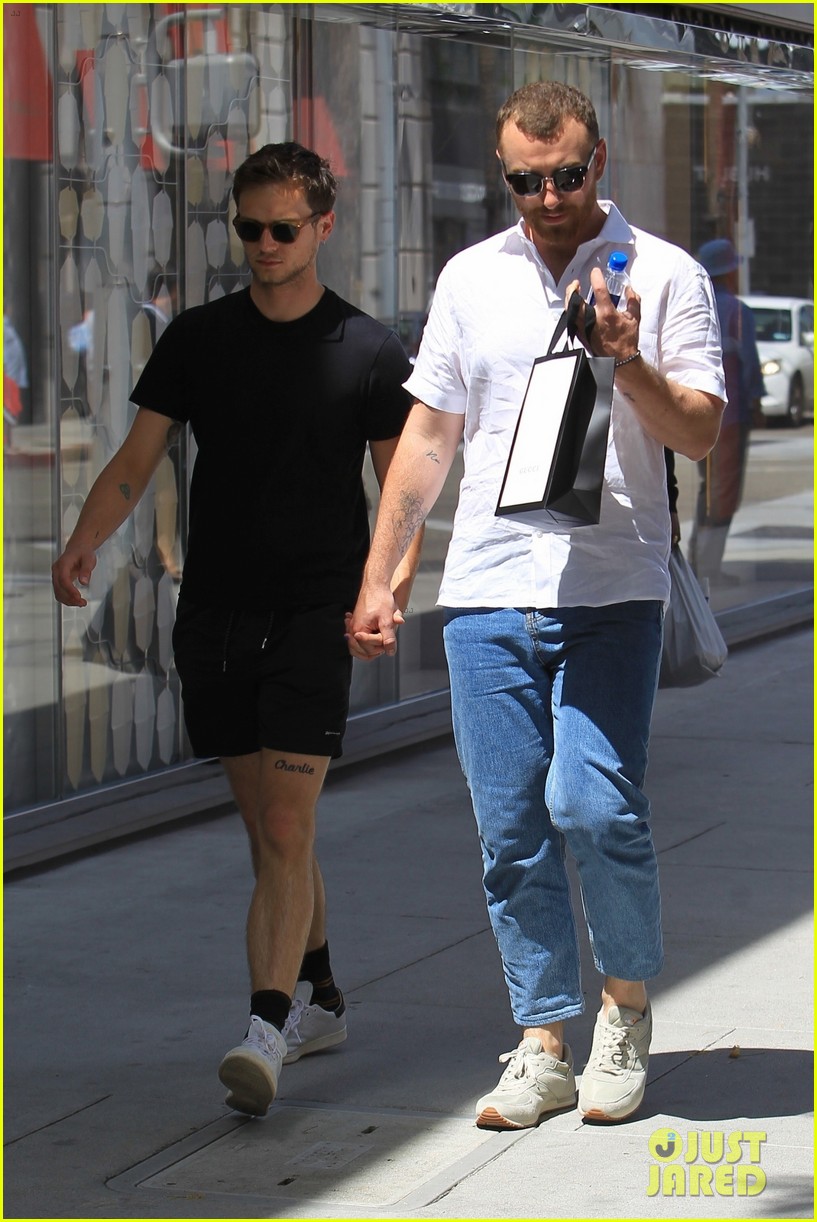 sam smith and boyfriend brandon flynn hold hands for shopping trip 14