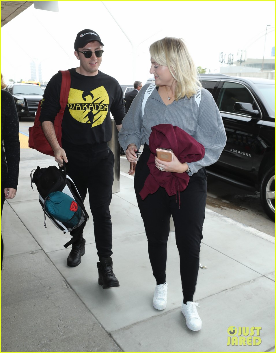 meghan trainor shows off her engagement ring from daryl sabara at lax 10