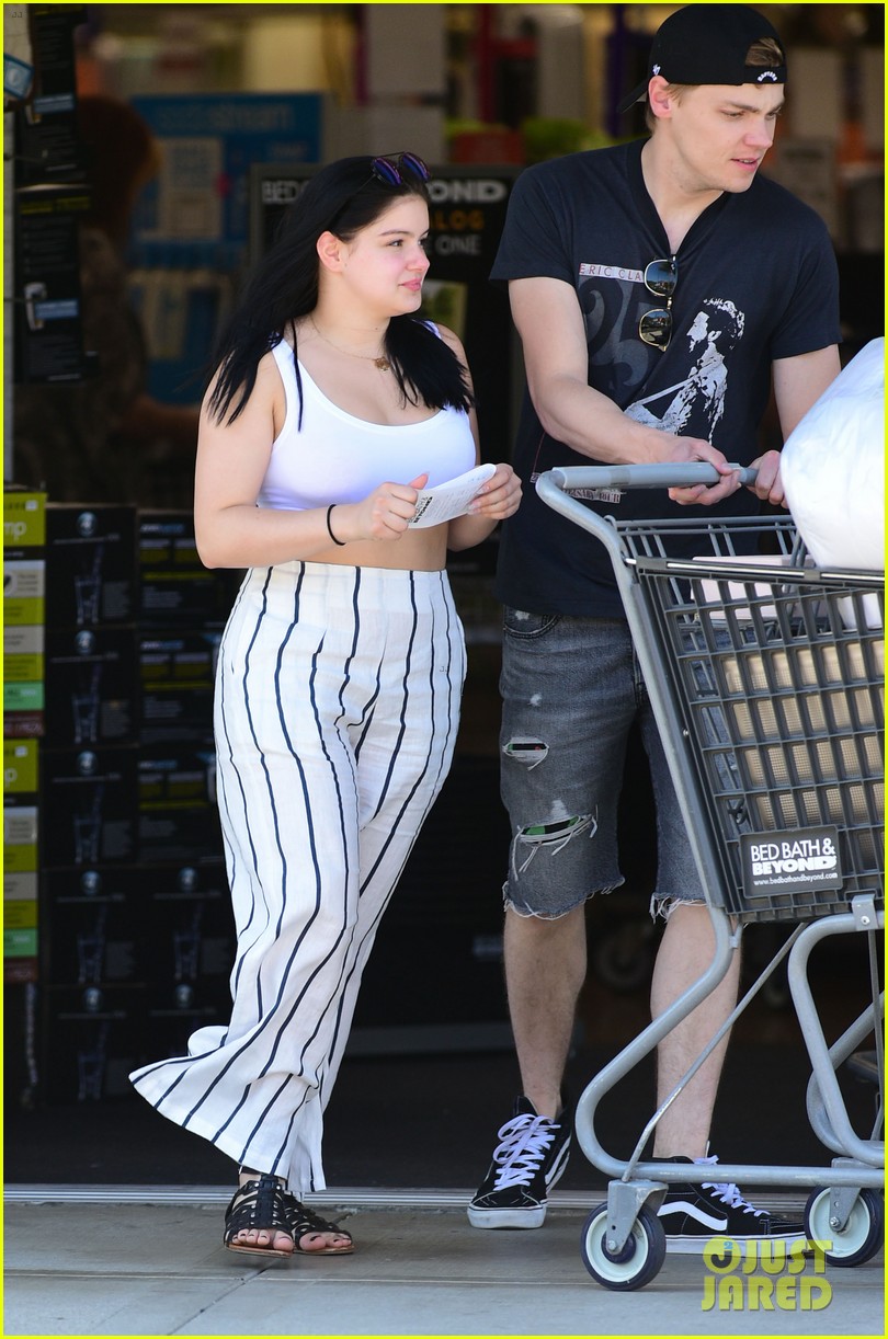 ariel winter and boyfriend levi meaden step out for bed bath beyond shopping trip 03